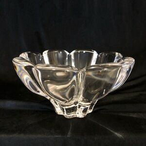 Mikasa Zinnia Scalloped Petal Bowl 6 IN Crystal